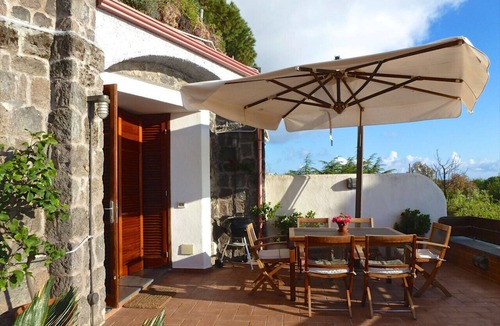 Ischia Ponte Cottage | A luxury apartment with a breathtaking sea view