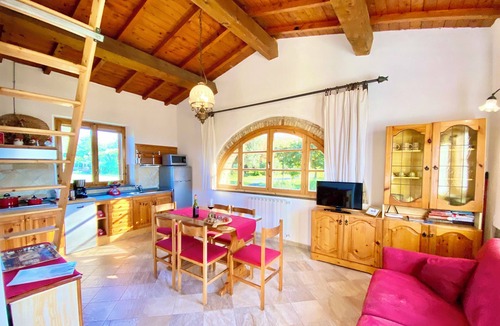 Santa Luce Villa | A magnificent Tuscan farmhouse, surrounded by greenery between the sea and the hills