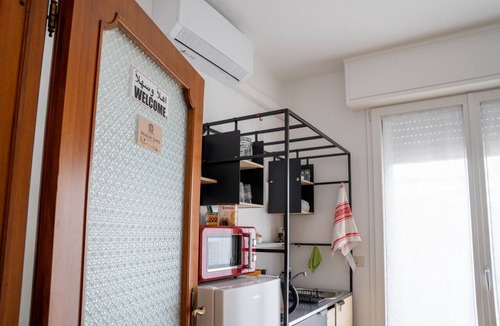 Ravenna House | A practical room within an 84-square-meter unit—perfect for two people—located on the ground floor of an Art Nouveau building.The property is situated in a quiet area of ​Ravenna that is also strategically located for sightseeing: the city cente