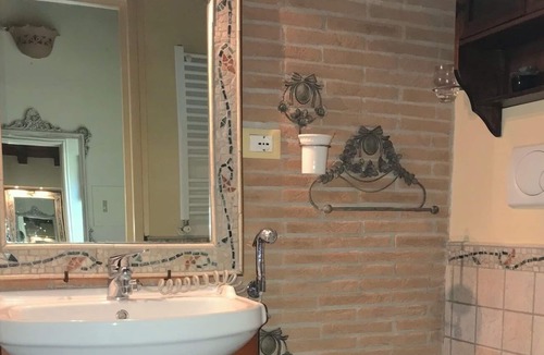 Villa Adriana Apartment | A stone's throw from Villa Adriana! Apartment with parking and garden