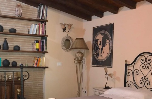 Villa Adriana Apartment | A stone's throw from Villa Adriana! Apartment with parking and garden