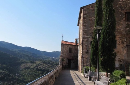 Caldana House | A terrace over the Maremma