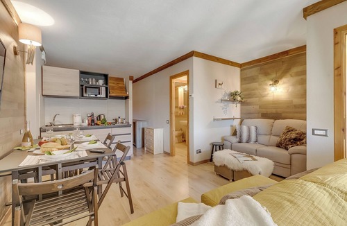 Grangesises Apartment | Abeti Mountain View, Sauze di Cesana, Italy