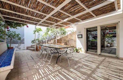 Bacoli House | Above the Ruins - a Dream of Baia