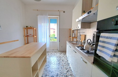 Scauri Apartment | Accogliente appartamento al mare a 5 minuti a piedi dalla spiaggia e servizi.