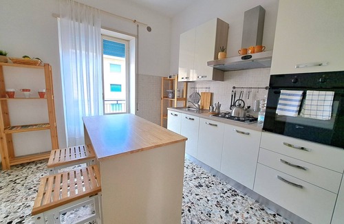 Scauri Apartment | Accogliente appartamento al mare a 5 minuti a piedi dalla spiaggia e servizi.