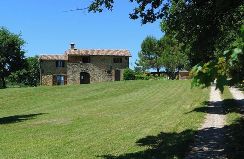 Umbertide House | Adriano House, hillside home with gorgeous pool, total relaxation and privacy