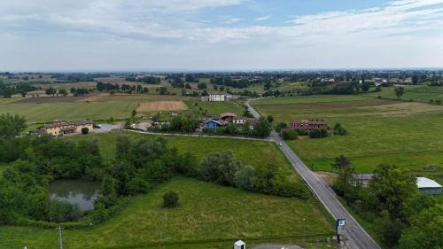 Ziano Piacentino House | Affittacamere Ami