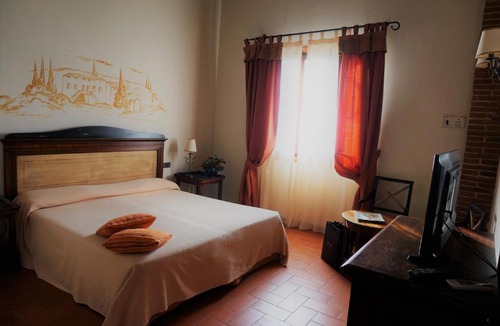 Terranuova Bracciolini House | Agriturismo Antico Borgo Poggitazzi