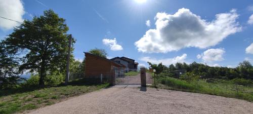 Gubbio House | AGRITURISMO BUON VENTO, Appartamento PICCOLI SOLI una chic country house in Gubbio Italy