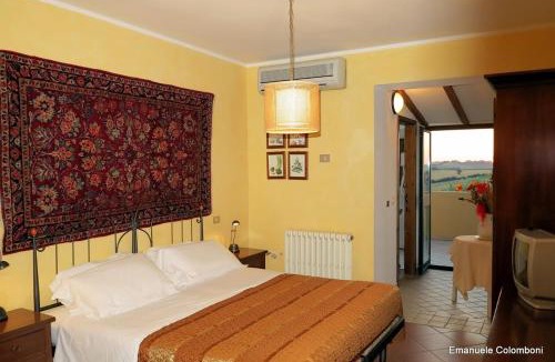 San Costanzo House | Agriturismo Colomboni