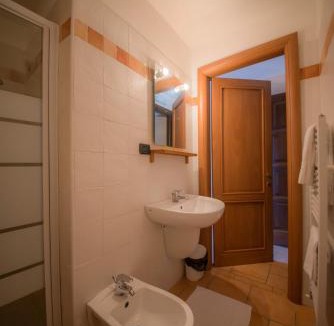 Farigliano House | Agriturismo La Cantina