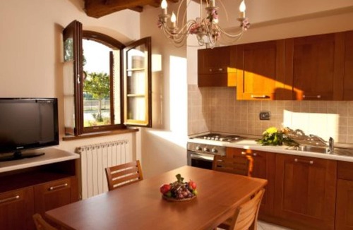 Cannara Apartment | Agriturismo Le Rondini- APARTMENT WITH PATIO