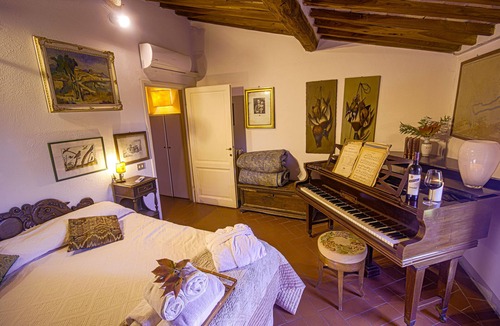 Roccastrada House | Air conditioned 2 bedrooms 2 bathrooms apartment with terrace, in antique farm,