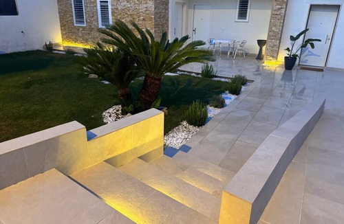 Municipio 5 House | AIRPORT LUXURY RESIDENCES: SUITES JUST A STONE'S THROW FROM THE AIRPORT AND THE SEA