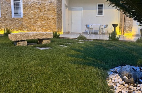 Municipio 5 House | AIRPORT SUITES WITH JACUZZIS: JUST A STONE'S THROW FROM THE AIRPORT AND THE SEA