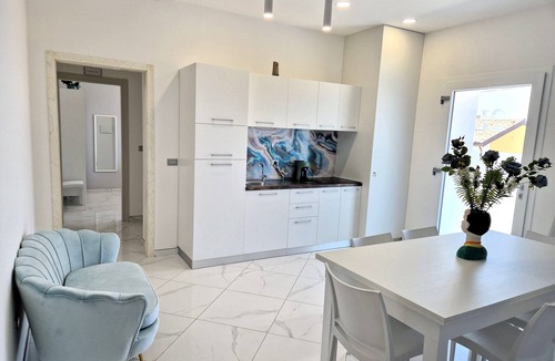 Pizzo House | Al 211 Rooms, modern and welcoming guest house "Room 3"