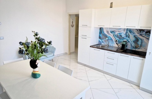 Pizzo House | Al 211 Rooms, modern and welcoming guest house "Room 5"