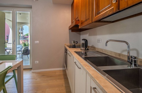 Alba Apartment | Alba Palace Luxury Apartments - White