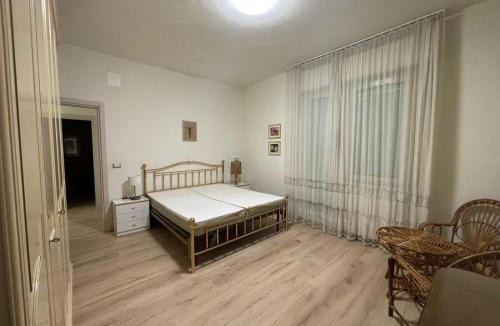 Pineto Apartment | Alloggio 4 e 5 in centro, con giardino, a 150 m dal mare