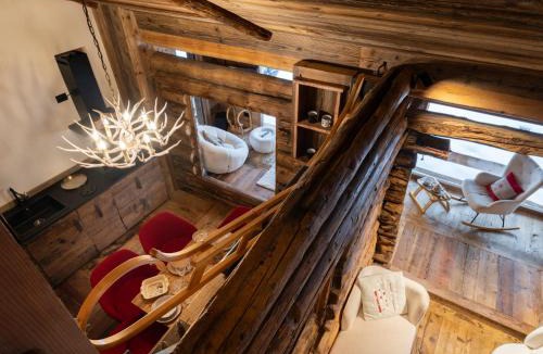 Antagnod Ski Chalet | Alpine Majestic Rascard - Unique Mountain Experience with Balcony and panoramic views