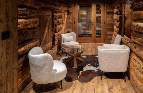 Antagnod Ski Chalet | Alpine Majestic Rascard - Unique Mountain Experience with Balcony and panoramic views
