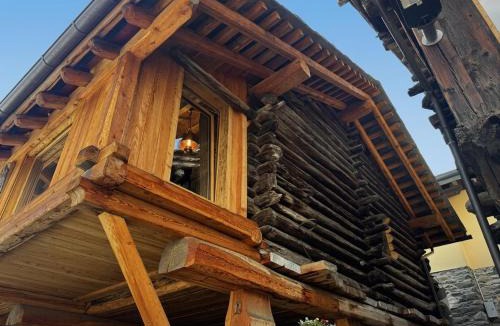 Antagnod Ski Chalet | Alpine Majestic Rascard - Unique Mountain Experience with Balcony and panoramic views