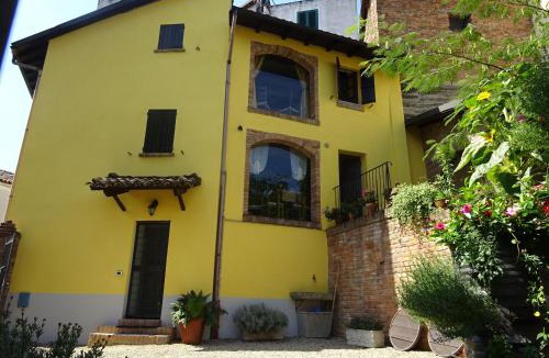 Maranzana House | Altes Backhaus in Maranzana