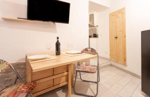 Old Town Apartment | AM Stays 3 - Etruscan Arch Heritage Suite