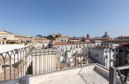Rome City Centre Apartment | Amazing 3 Levels Penthouse Piazza Venezia