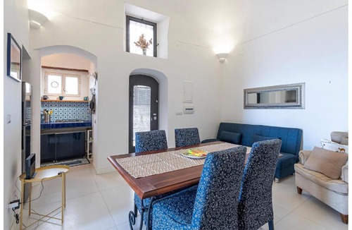 Raito Apartment | Amazing Apartment In Raito With Wifi