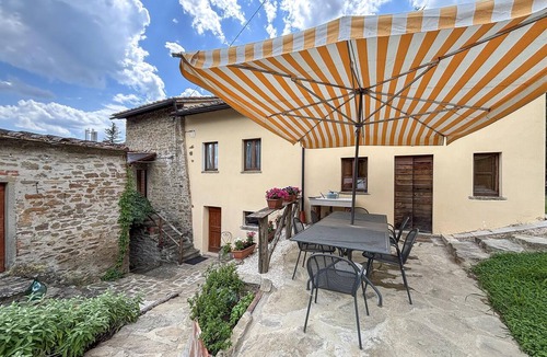Pieve al Bagnoro House | Amazing home in Palazzo del Pero (AR) with WiFi