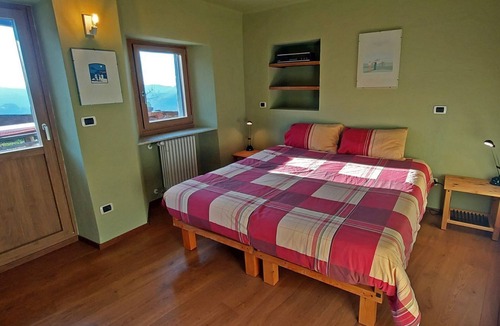 Dogliani House | Amazing view 2-bedroom country house