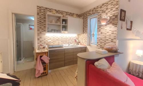 Licola House | Amorevole villa con terrazza e doccia esterna