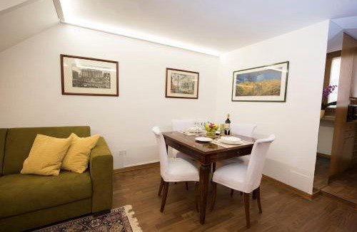 Rione VIII Sant'Eustachio Apartment | AmoRoma Francesca