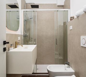 Sestri Ponente Apartment | Ampio appartamento Fino a 10 ospiti a Genova