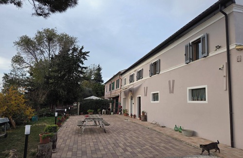 Agugliano Apartment | Ancient eco-sustainable farmhouse: between sea and nature