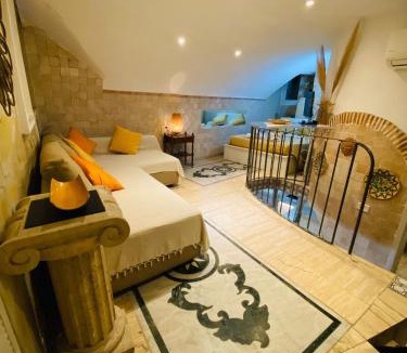 Rione XI Sant'Angelo Apartment | Ancient Roman Mansion