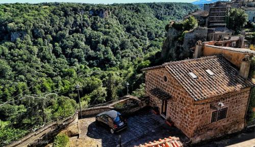 Castel Sant'Elia Apartment | Antica Rupe 80 mq Casa Vacanze