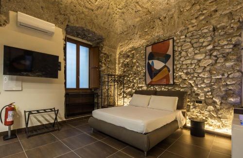 Historical Downtown Salerno Apartment | Antrum Suite