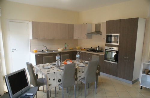 Santa Maria di Castellabate House | Apartment for 6 in Santa Maria Historic Center – 100m from the Beach