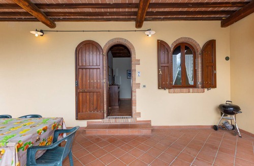 Montecatini Val di Cecina Apartment | Apartment 'Appartamento 7' with Shared Pool, Wi-Fi and Air Conditioning