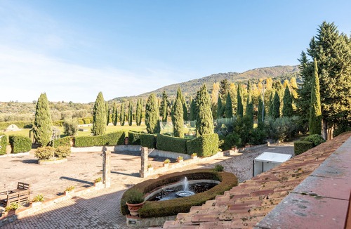 San Donato in Fronzano Apartment | Apartment '37 B Fattoria Degli Usignoli' with Shared Pool, Wi-Fi and Air Conditioning
