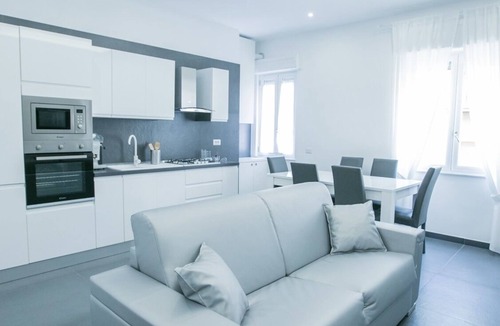 Vasto Apartment | Apartment 50 meters from Central Station! Ideal for both families and friends