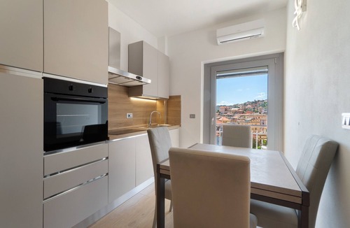Varazze Apartment | Apartment 'A Prima Vista Varazze' with Sea View, Wi-Fi and Air Conditioning