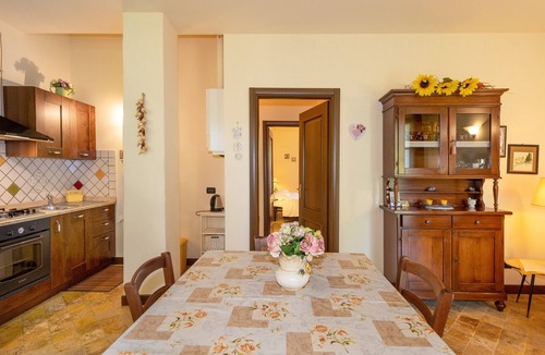Chianni Apartment | Apartment 'Agriturismo Chianni - Trilocale 3' with Pool, Private Terrace and Wi-Fi