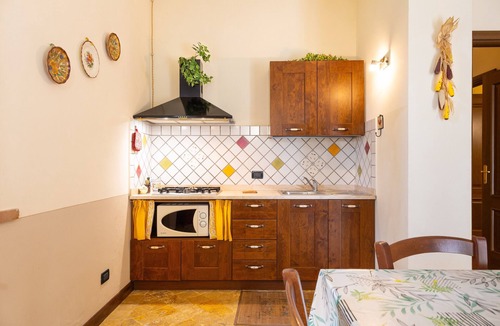 Chianni Apartment | Apartment 'Agriturismo Chianni - Trilocale 1' with Pool, Private Terrace and Wi-Fi