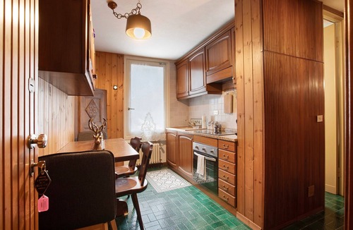 Courmayeur Apartment | Apartment 'Alessia Courmayeur' with Mountain View and Wi-Fi