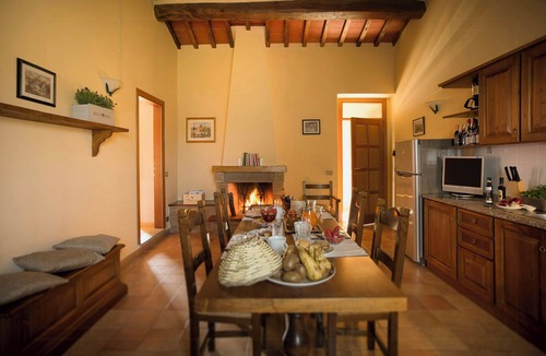 Arezzo Apartment | Apartment among Tuscan vineyard hills