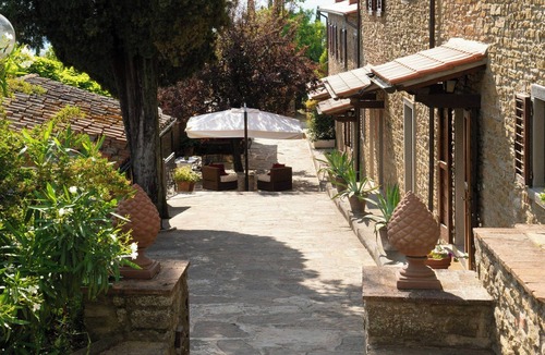 Arezzo Apartment | Apartment among Tuscan vineyard hills